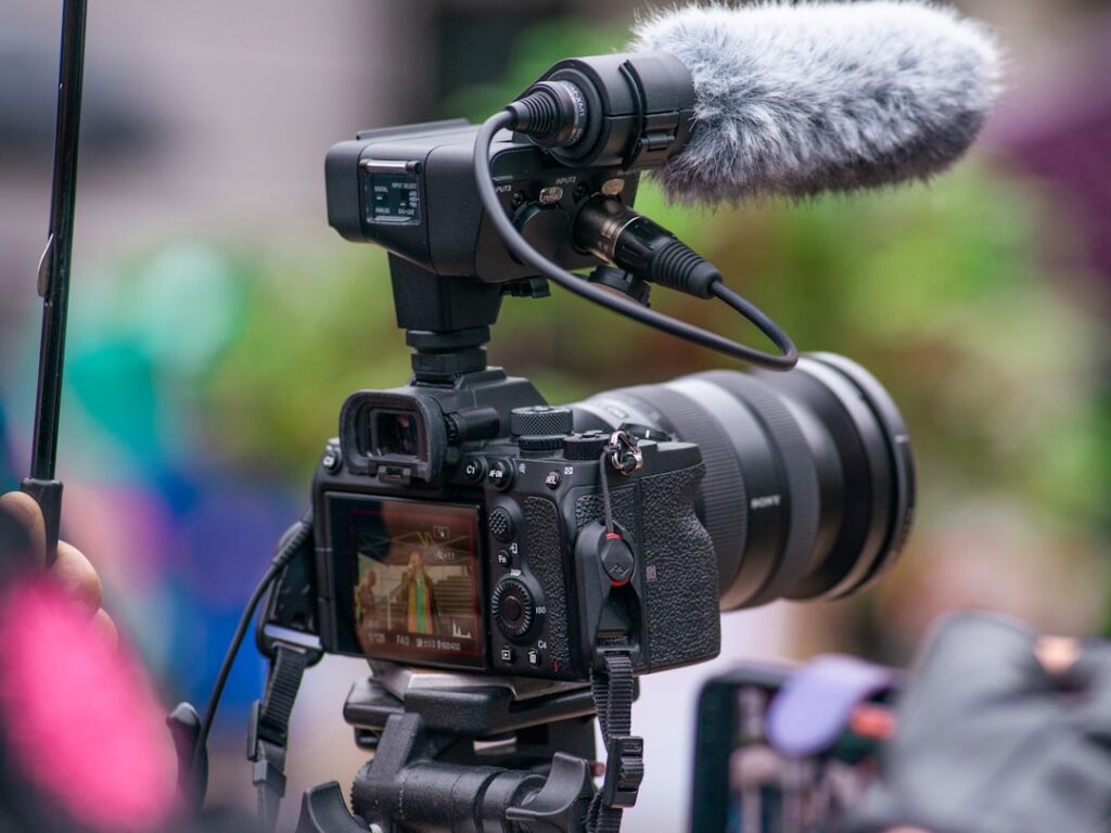 video and photography hybrid creator mirrorless camera